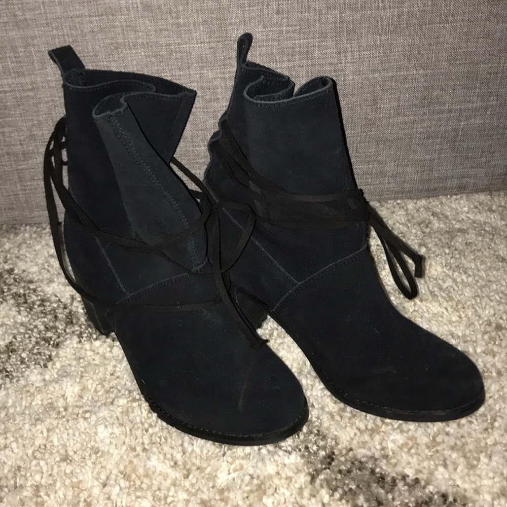 Toms suede booties size 8